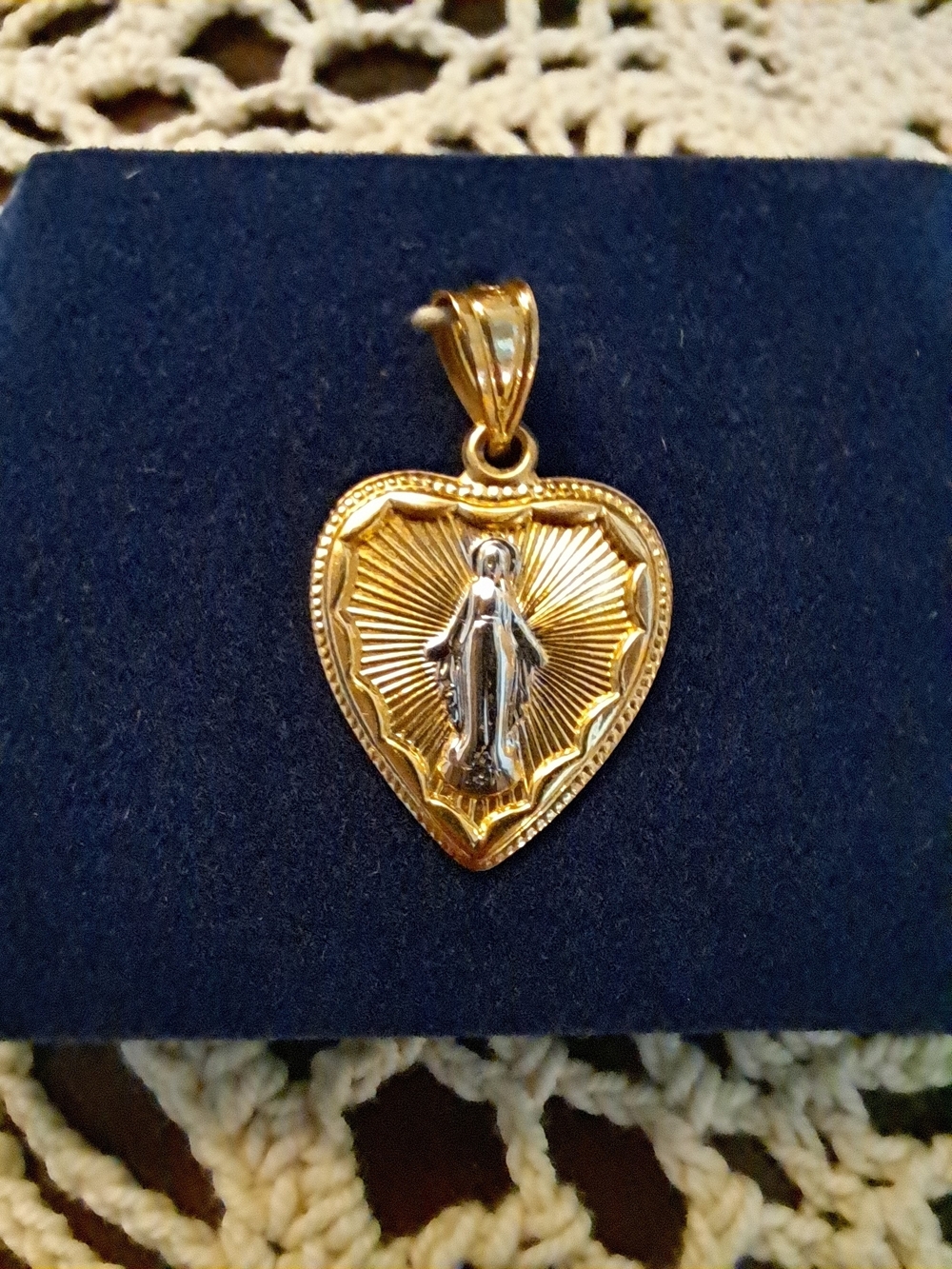 Michael Anthony 14k Two-tone Gold Heart Virgin Mary Pendant Blessed Mother